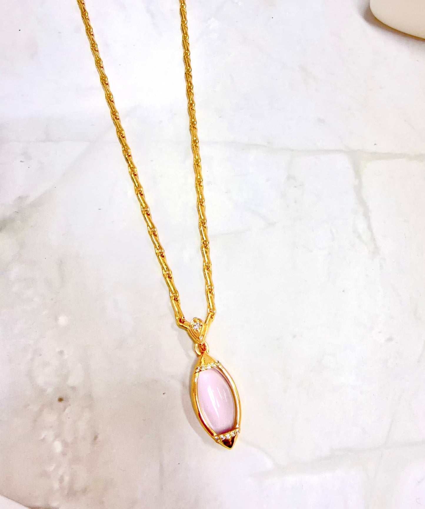 Money Drop Quartz Pendant Necklace