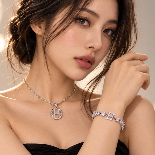 Heritage H Jewelry Set